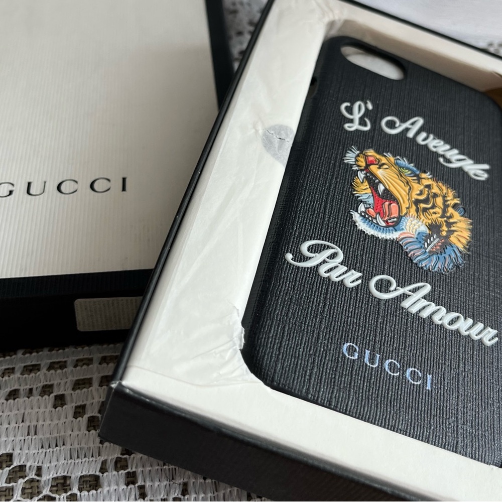 BNIB Gucci Tiger iPhone 10/X Case